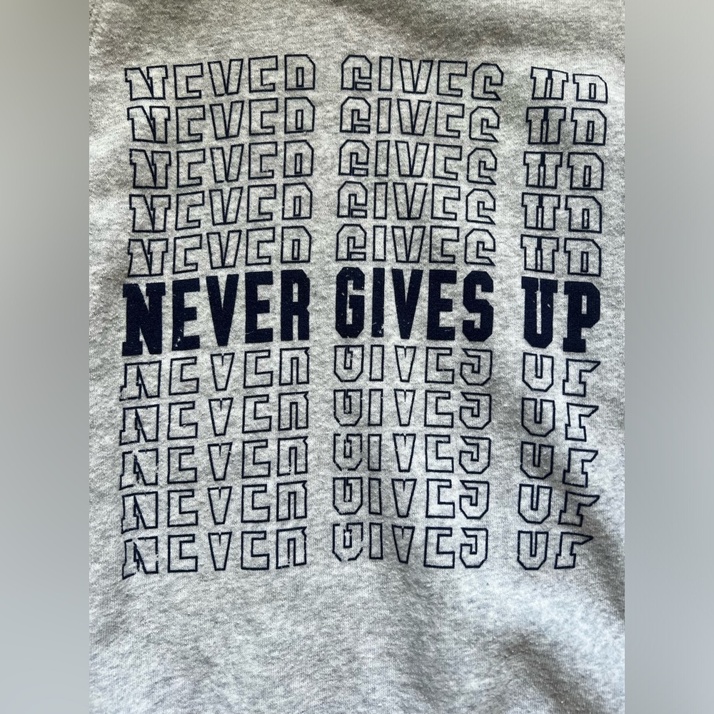 Never Gives Up Graphic Crew Neck Sweatshirt - Picture 3 of 5